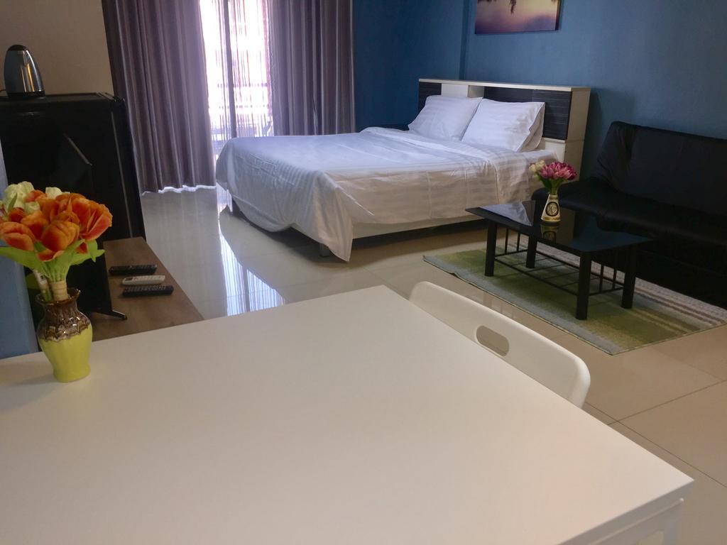 Br-Guesthouse Pattaya Buitenkant foto